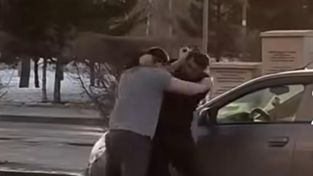 Елордада «жолды бөлісе алмай» жұдырықтасқан жүргізушілерге айыппұл салынды