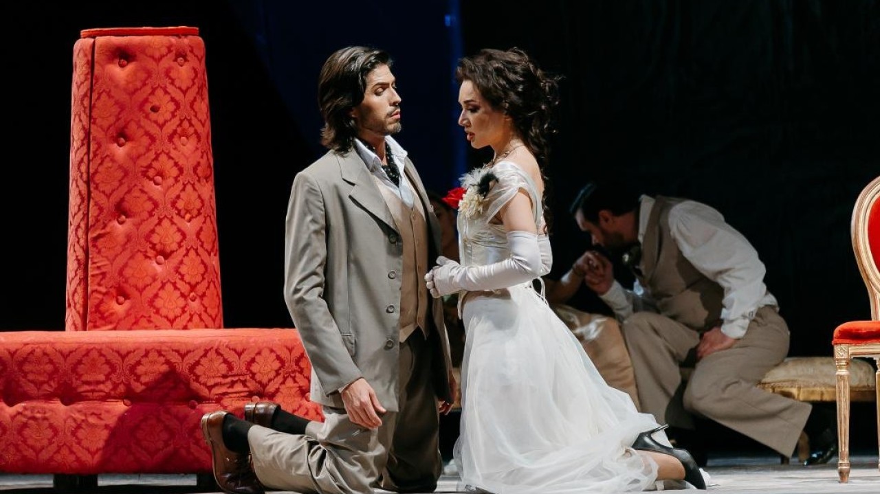 Астанада «Травиата» операсы жұлдызды құраммен сахналанды