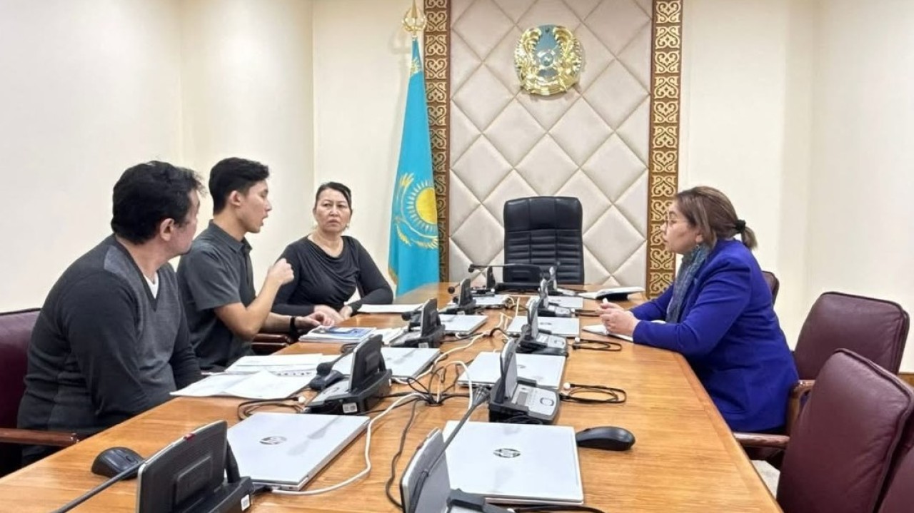 Елордалық ерекше отбасының түйткілді мәселесін шешуге қолдау көрсеткен сенаторға алғыс айтты