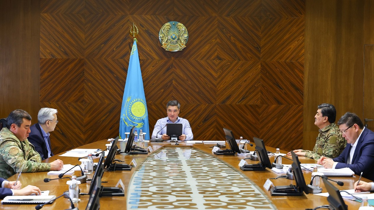 Олжас Бектенов Төтенше жағдайларды жою жөніндегі республикалық жедел штаб отырысын өткізді