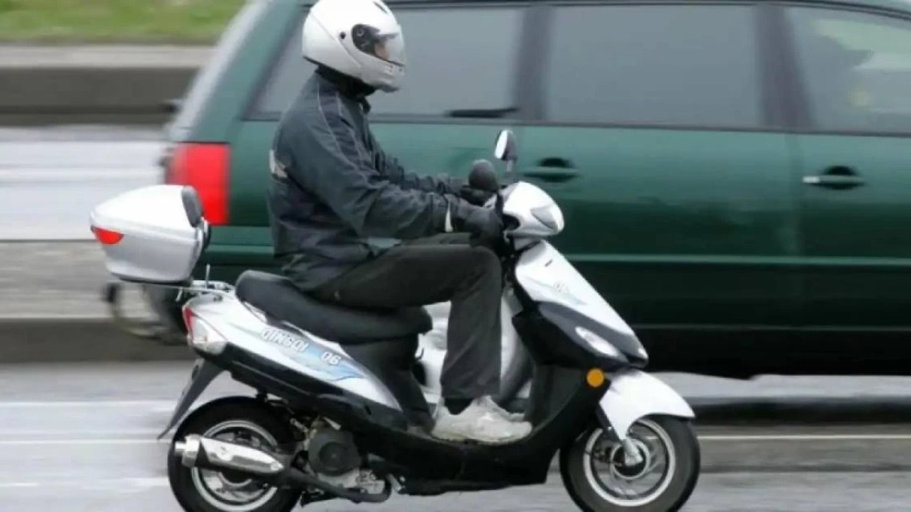 Мопед және қауіпсіздік: әр жүргізуші білуі тиіс жайттар