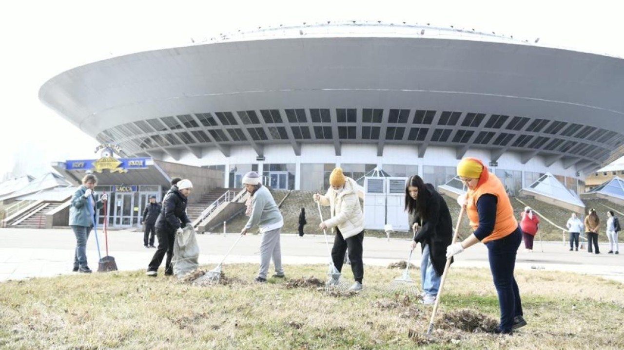 «Таза Қазақстан»: Астанада 200-ге жуық цирк қызметкері сенбілікке шықты