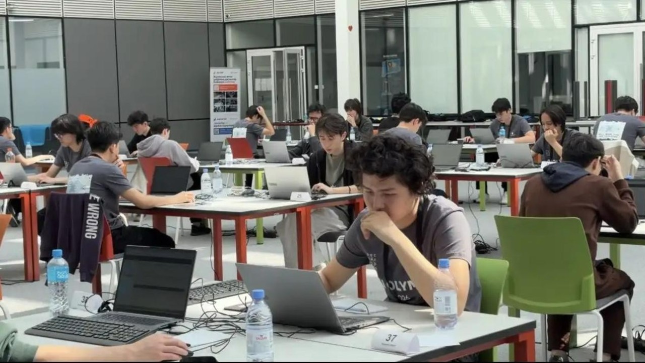 Астанада жасанды интеллект бойынша республикалық олимпиаданың үздіктері марапатталды