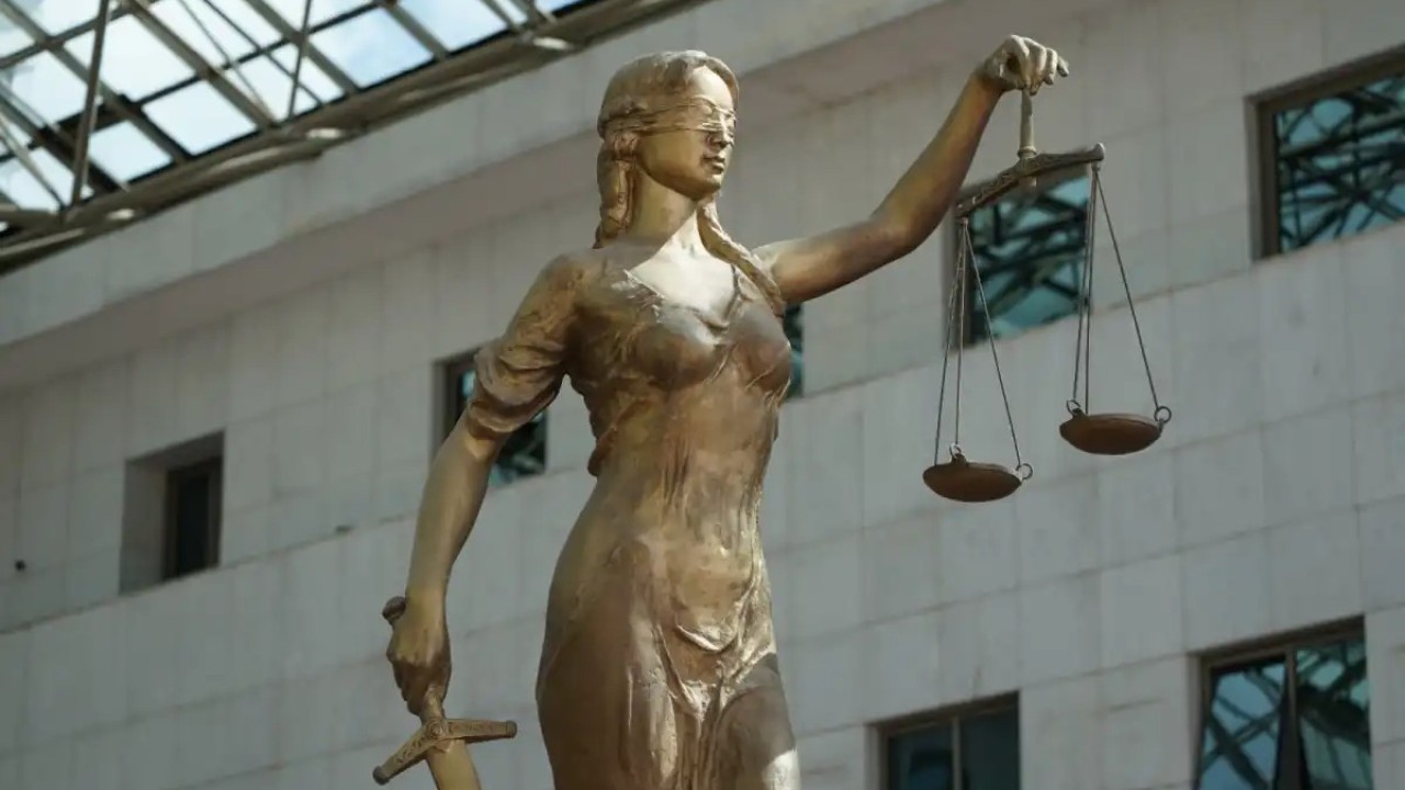 Семейлік зейнеткер студент қызы 21 жасқа толғанша алимент төлеуге міндеттелді