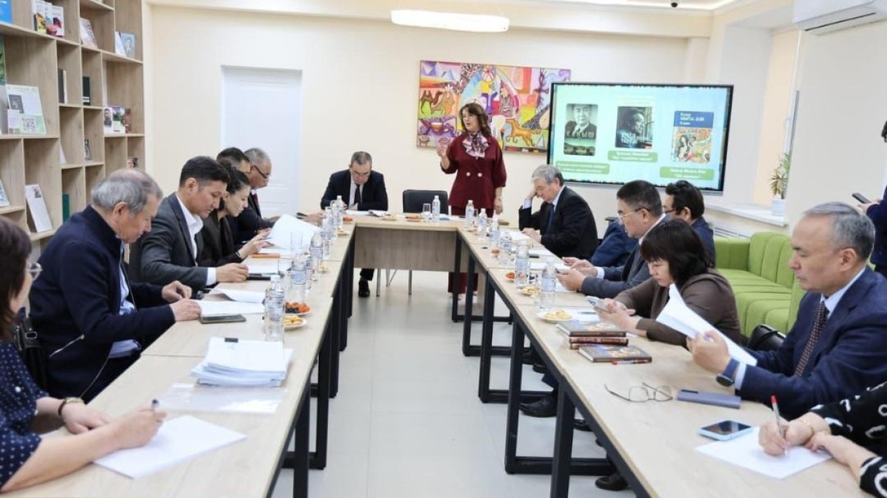 Елорда кітапханаларының кітап қорын жаңарту бойынша жұмыс тобының отырысы өтті