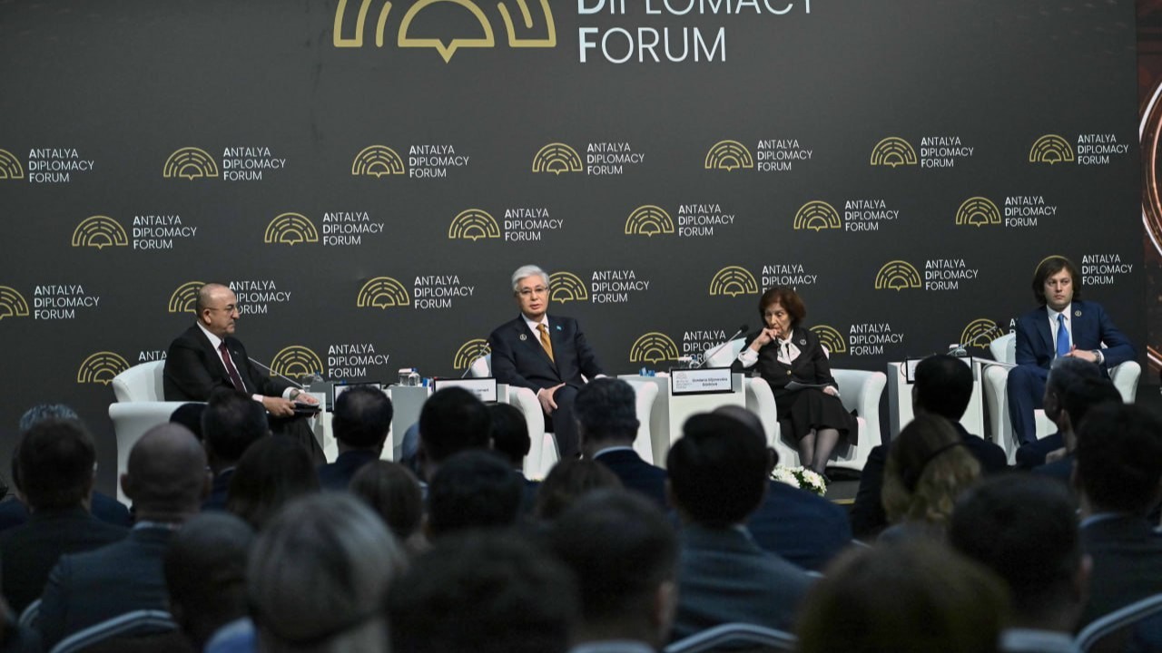 Тоқаев: Жаһандық үдерістерде орта державалардың жауапкершілігі жоғары