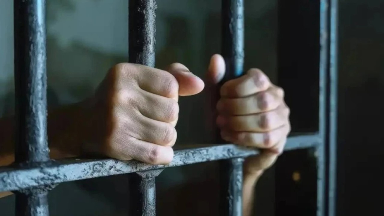 Қажылыққа апарамын деп 17 адамды алдаған астаналық азамат сотталды