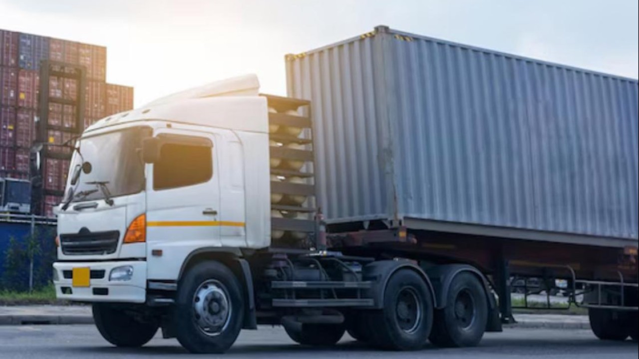 Цифрландыру: 3,5 тоннадан асатын жүк тасымалдары үшін құжаттарды арнайы жүйеде тіркеу міндеттелді