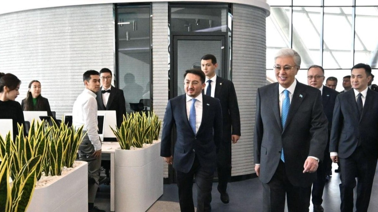 Президент Alem.ai халықаралық жасанды интеллект орталығын аралап көрді