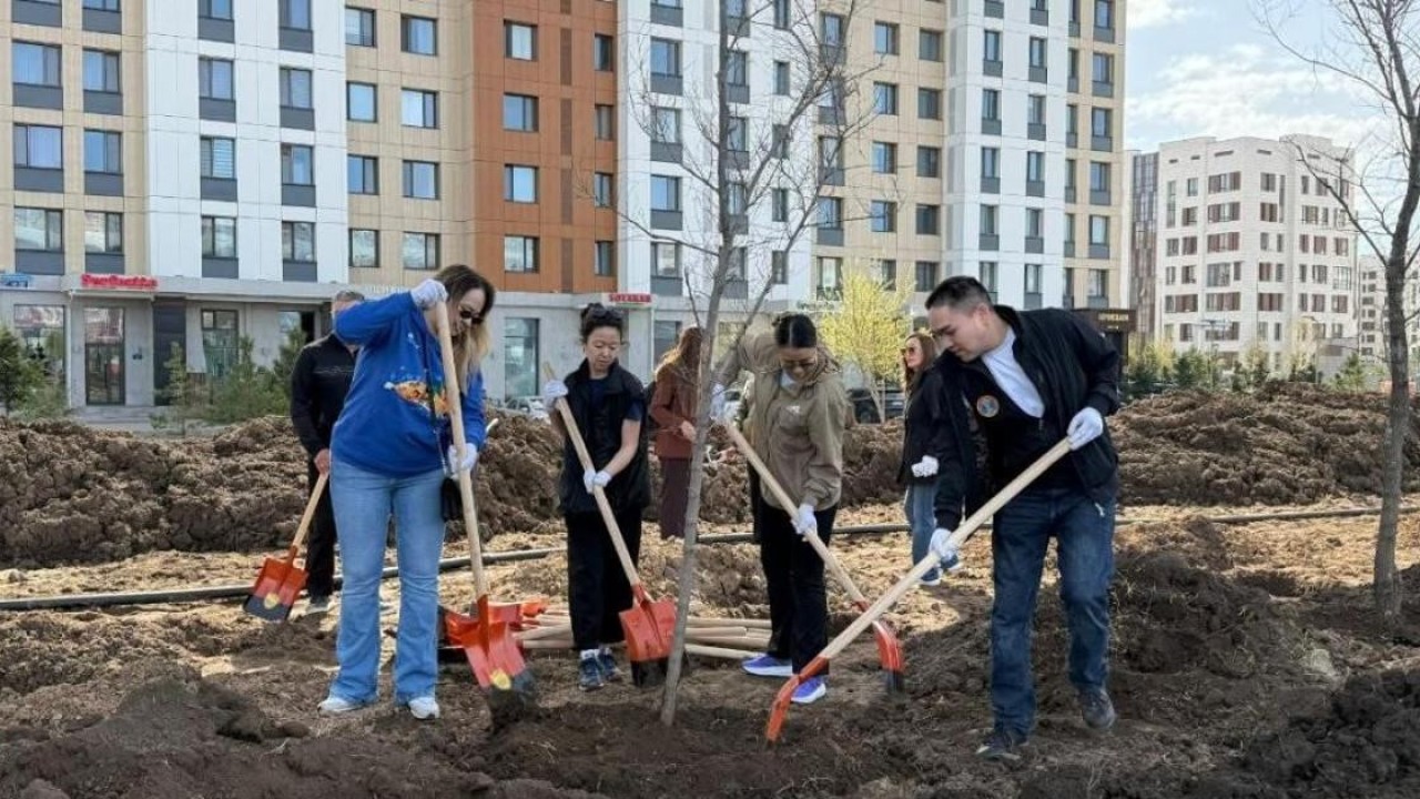 Болашаққа қамқорлық бүгіннен басталады: елордалық дәрігерлер экоакция өткізді