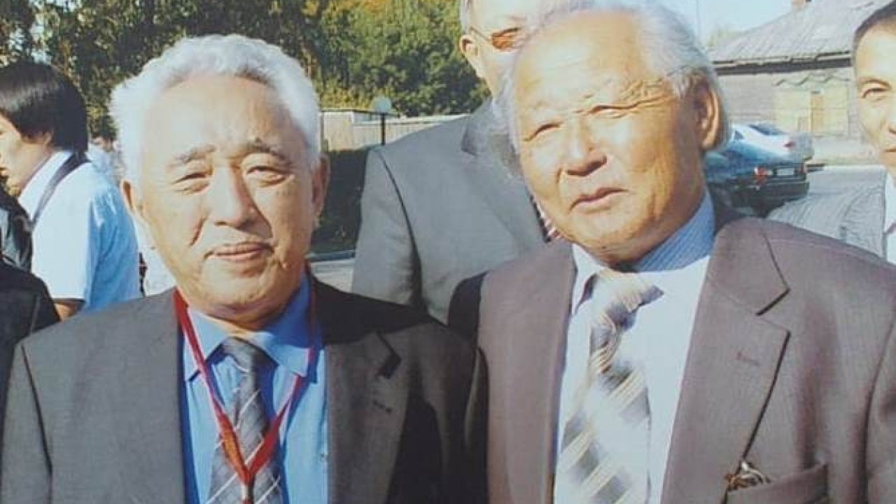 «Үсті қара күйе»: Қабдеш Жұмаділовтің досы жазушының шахтада істеген кезін еске алды