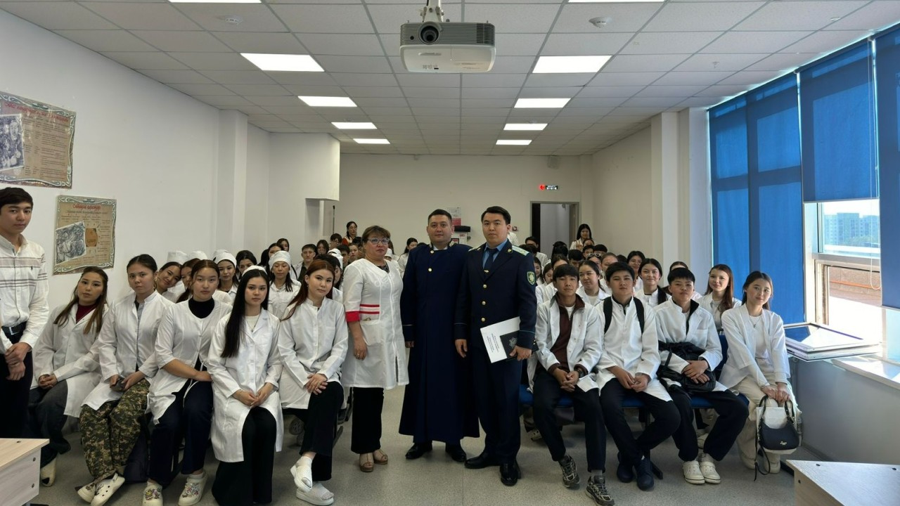 Еллрдада «Томирис» медколледжінің студенттері оқу-имитациялық сот отырысына қатысты