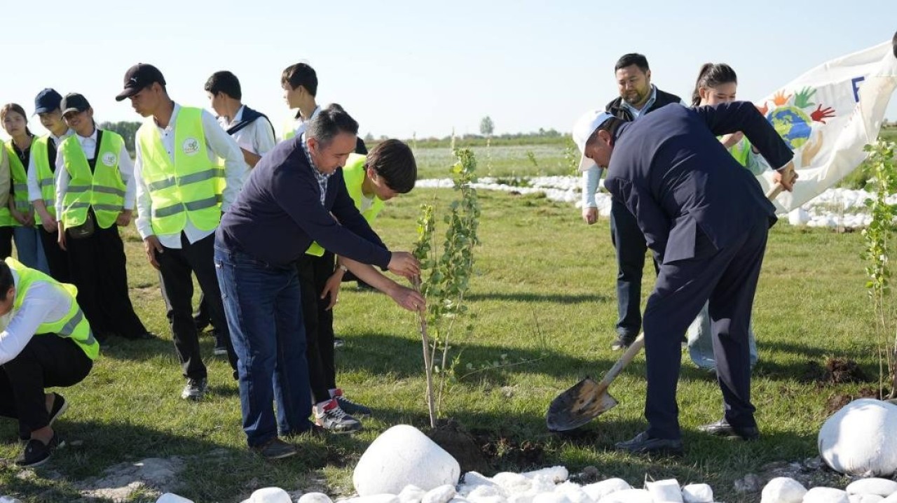 Жамбыл облысының тұрғындары экологиялық акция аясында бұлақ көздерін ашты