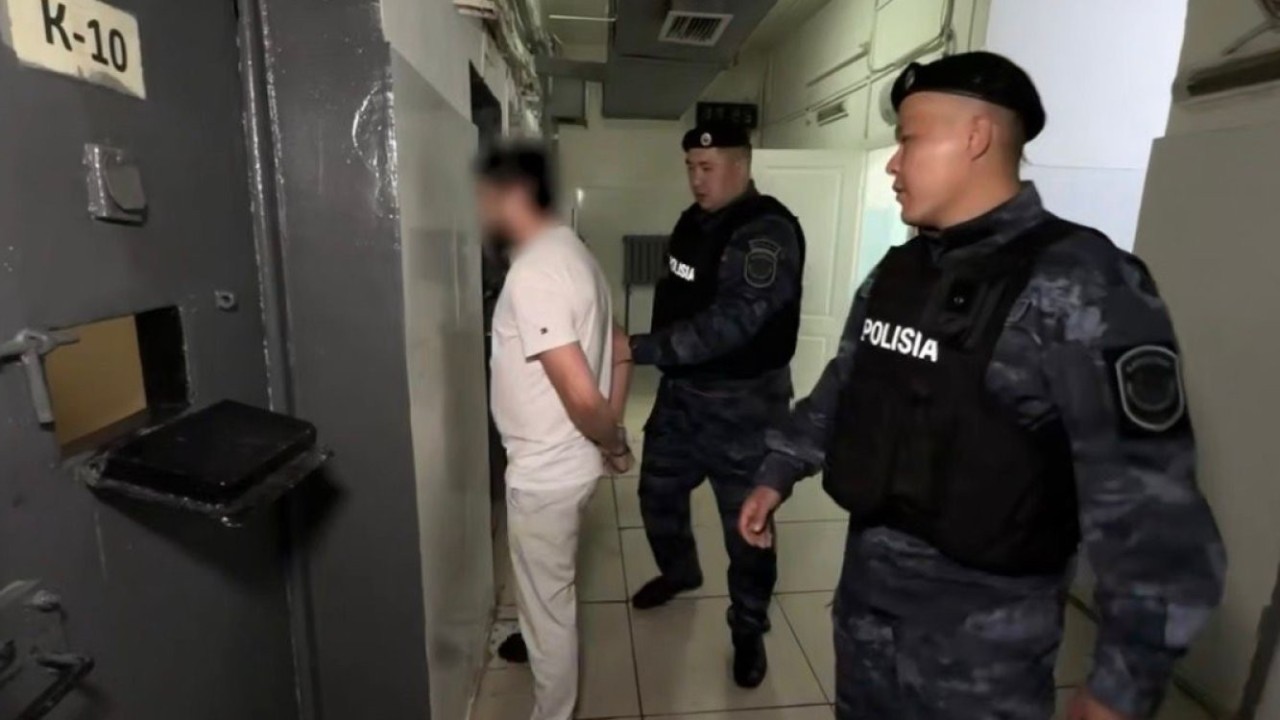 Алматыда 81 жастағы қарияны ұрлап, мүлкін тартып алмақ болғандар ұсталды (ВИДЕО)