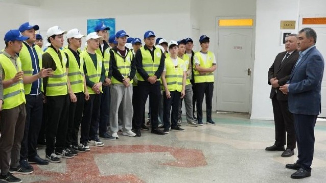 Су ресурстары және ирригация министрі «Болашақтың қайнары» еріктілерімен кездесті