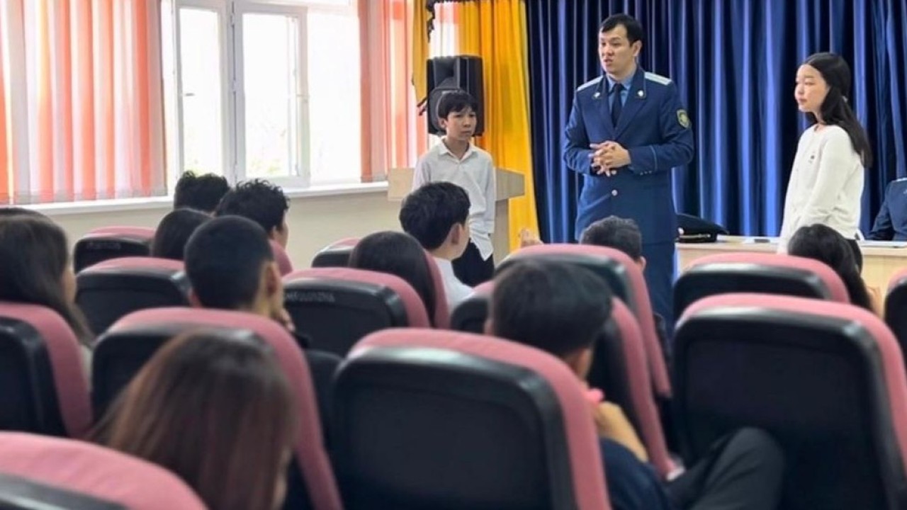 «Заң мен тәртіп» тұжырымдамасы аясында елорда прокуратурасы мектеп оқушыларына дәріс өткізді
