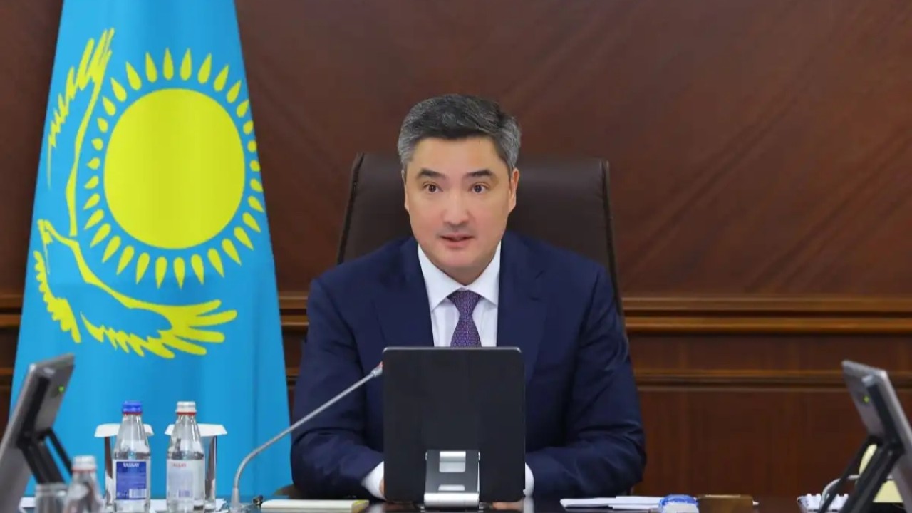 Олжас Бектенов отандастарымызды Қазақстан халқының бірлігі күнімен құттықтады