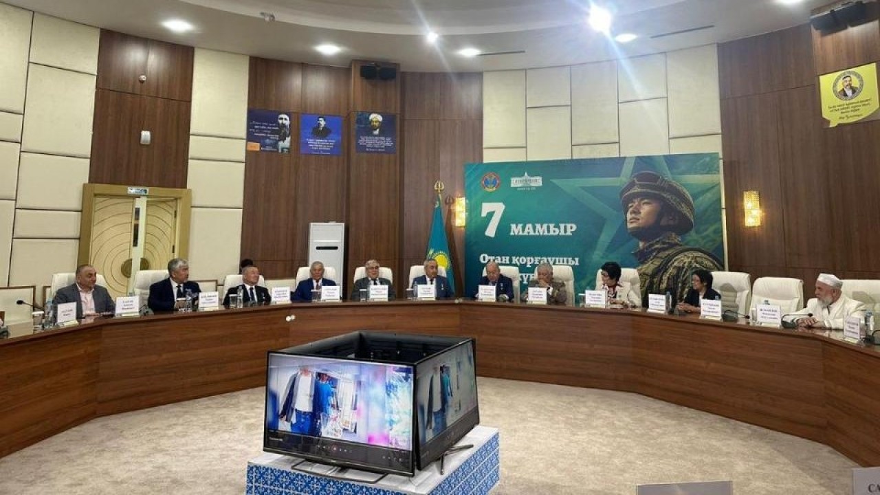 Елордада соғыс жылдарының жәдігерлері қойылған көрме мен дөңгелек үстел өтті