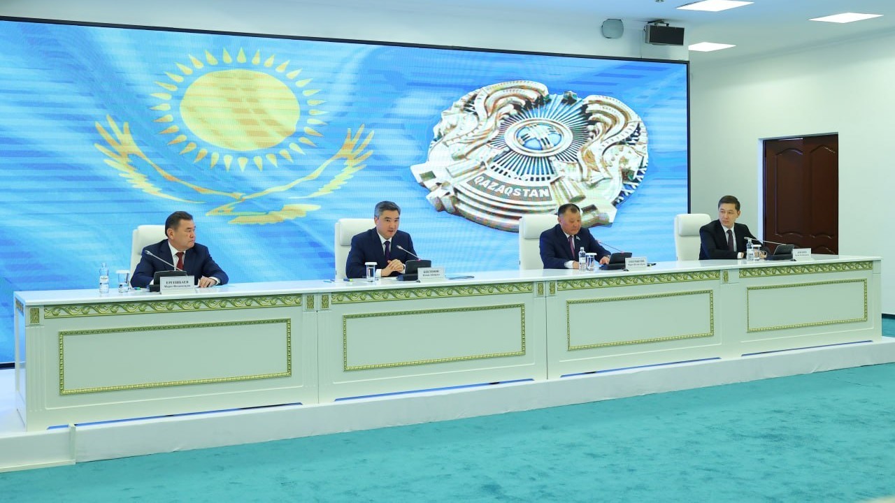 Олжас Бектенов Қызылорда облысының активіне жаңа әкімді таныстырды