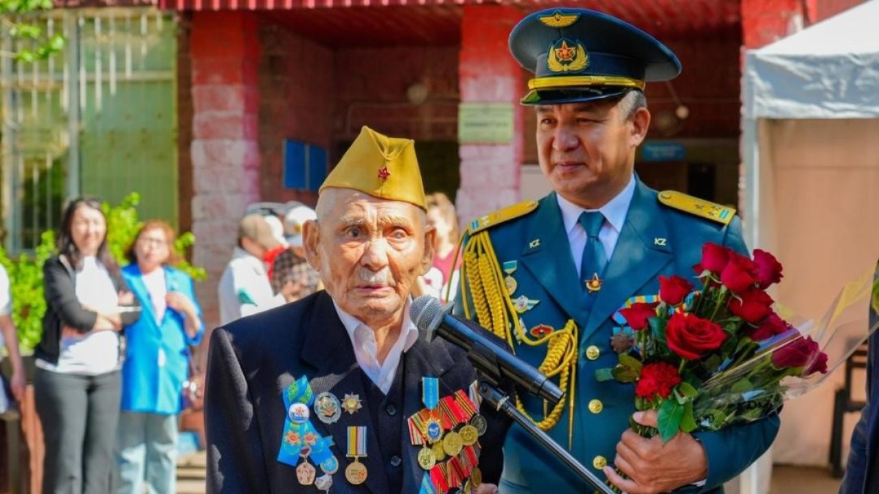 Елордада соғыс ардагері Рзағұл Байкешевке құрмет көрсетілді