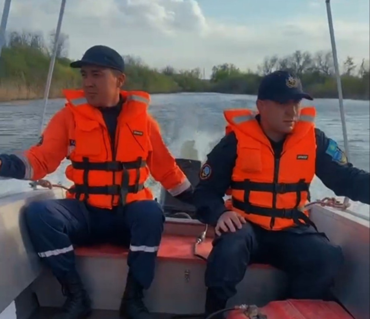Астана су қоймасында жел айдап кеткен екі серфингші құтқарылды