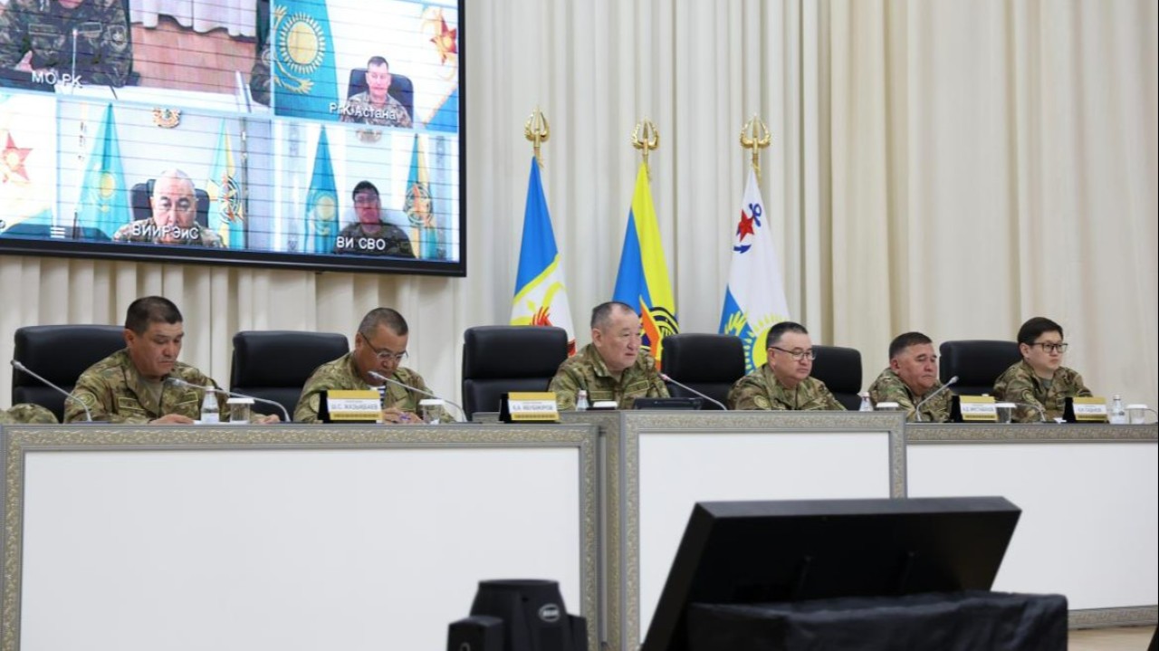Қорғаныс министрлігінде армияны жарақтандыру, жауынгерлік әзірлік мәселелері талқыланды
