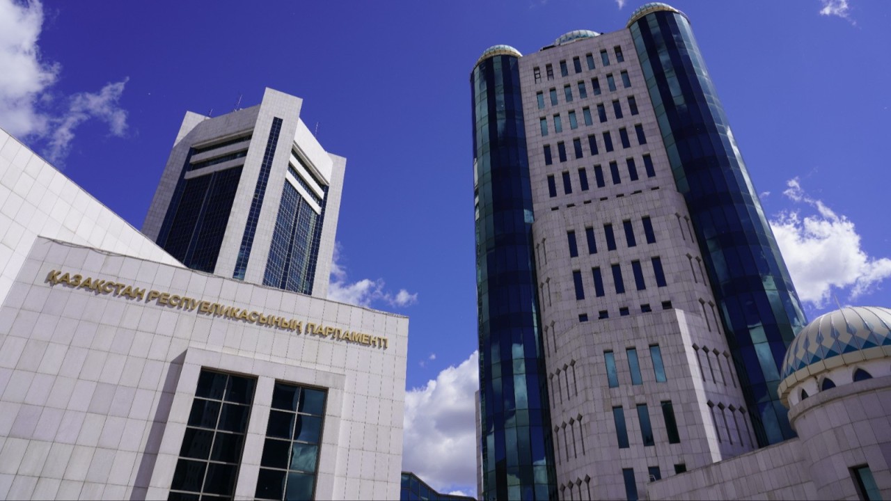 Парламент «Президент туралы» Конституциялық заңды екінші оқылымда қабылдады