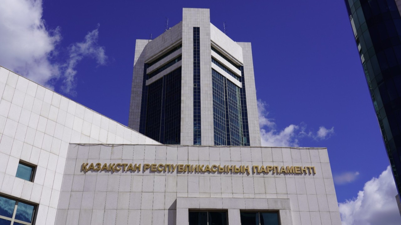 Парламент екінші оқылымда «Қазақстан Халық Кеңесі туралы» Конституциялық заңды қабылдады