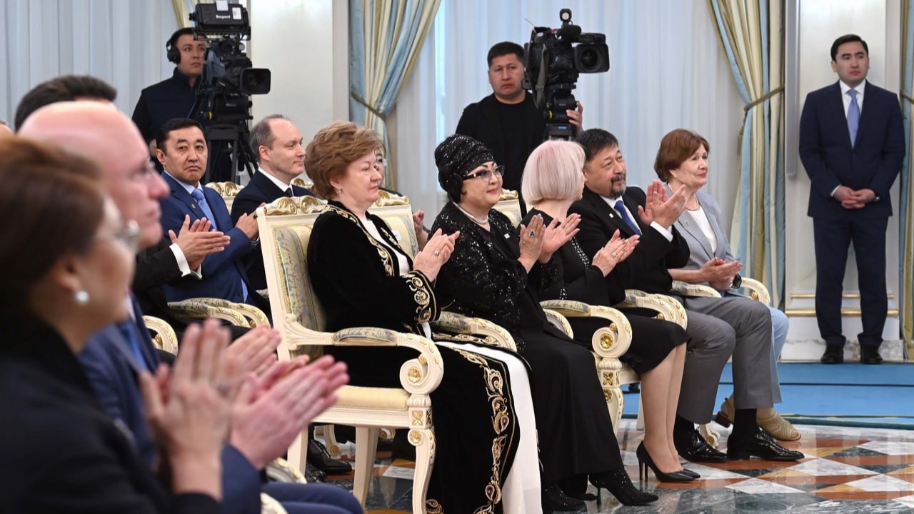 Мәдениет және өнер қызметкерлері күні: Татьяна Бурмистрова мен Мақпал Жүнісова марапатталды