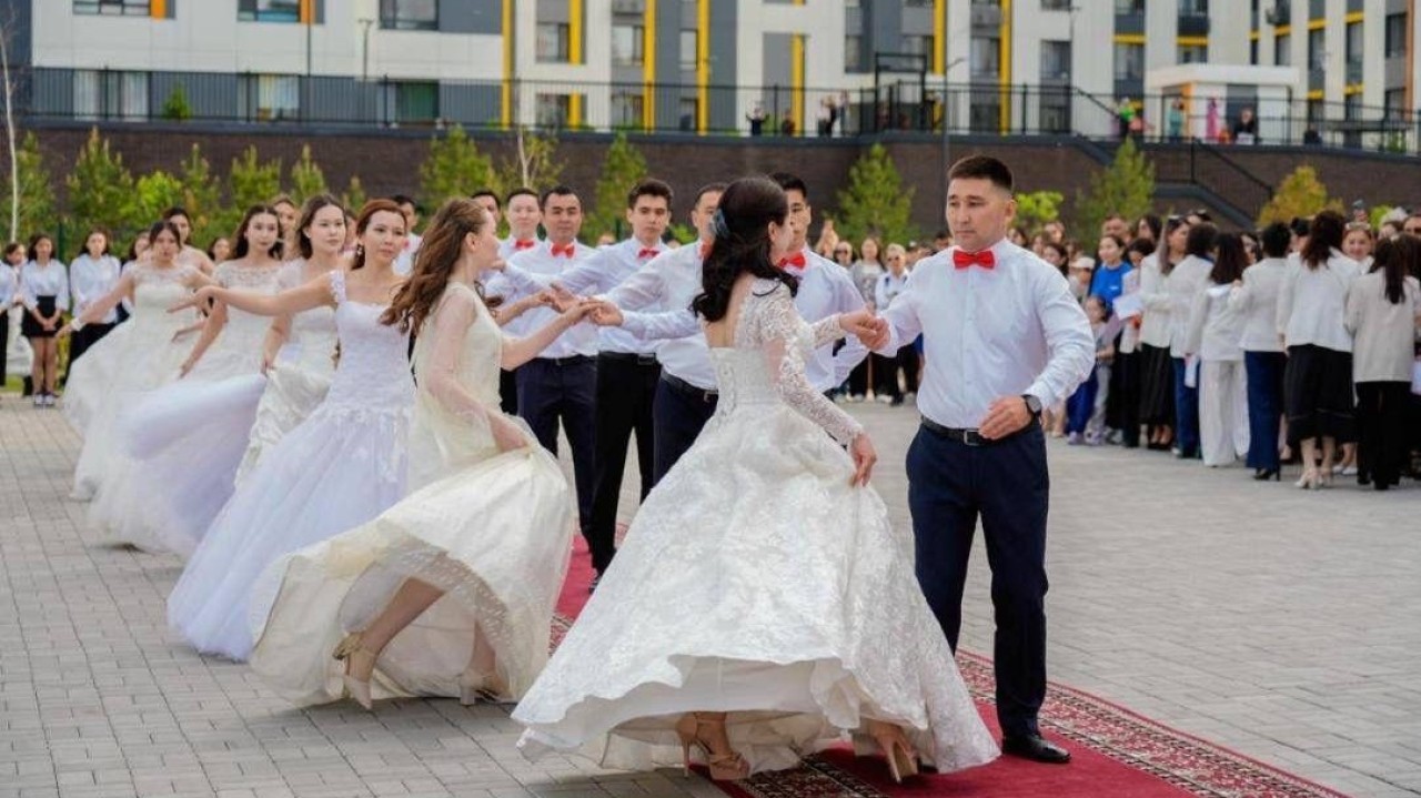 Елордалық жас түлектерге мейрамханада мектеп бітіру кешін өткізуге тыйым салынды