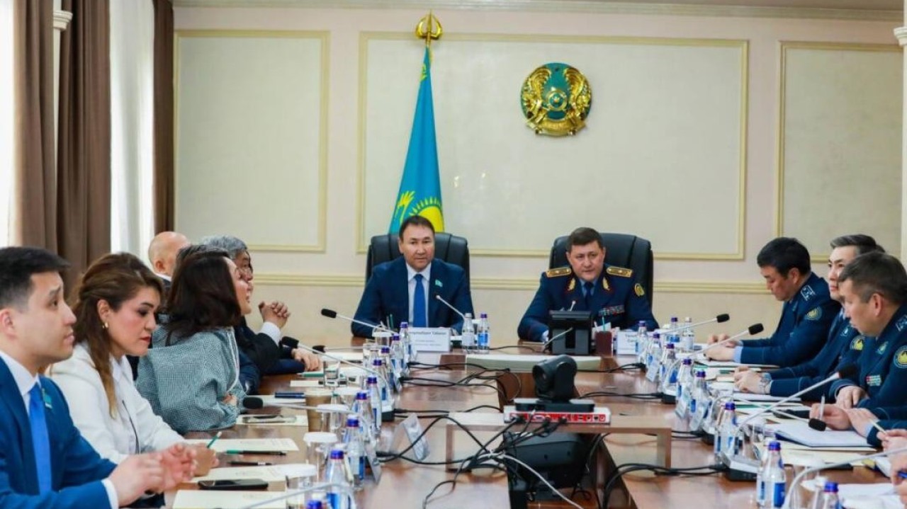 Елордада полиция мен депутаттар қоғамдық қауіпсіздікті нығайтуда бірлескен жұмыстар атқарды