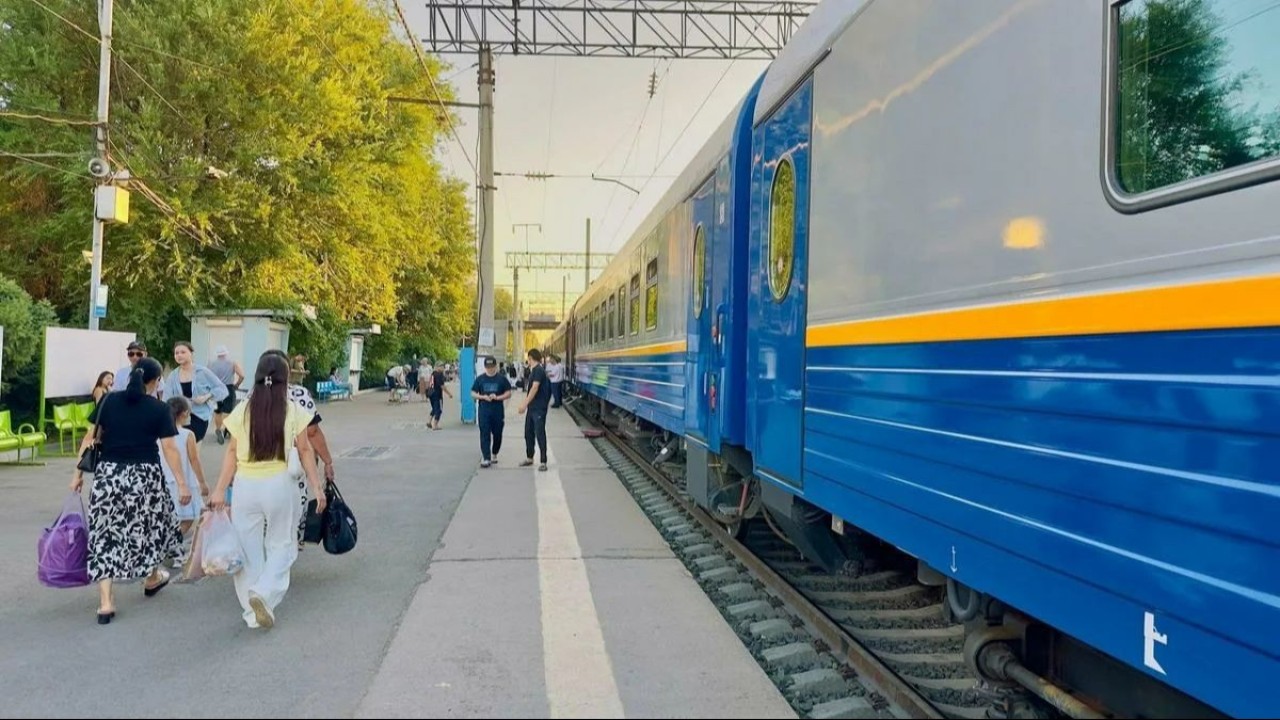 Қарағанды, Семей және Өскеменде қосымша қала маңы пойызы қатынайды