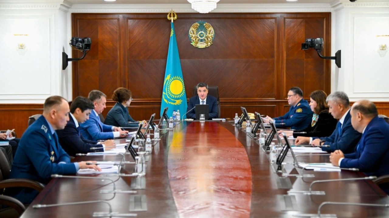 Премьер-министр Олжас Бектенов есірткі қылмысына қарсы штаб отырысын өткізді