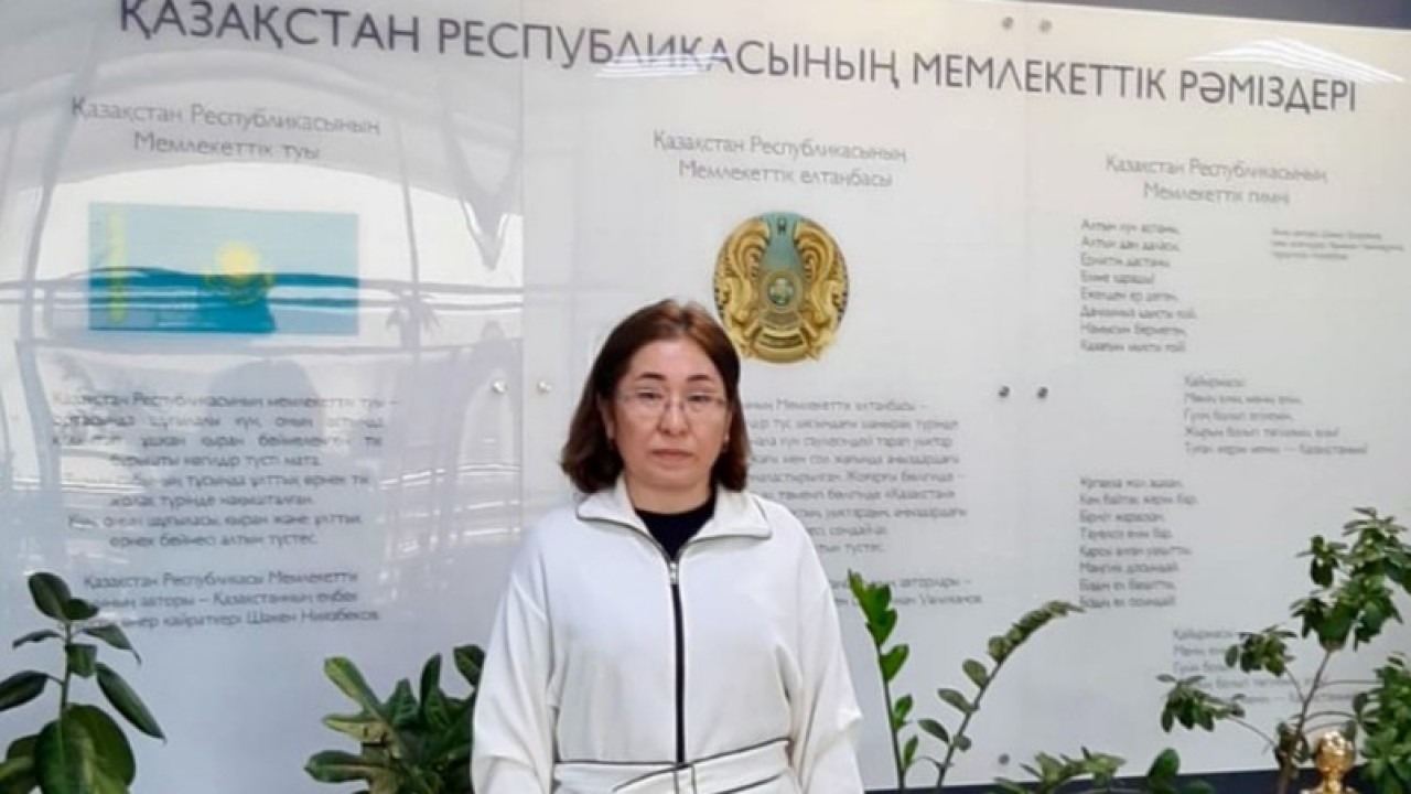 Елордалық мектеп директоры: Біз балаларды қасиетті рәміздерді қадірлеуге баулимыз