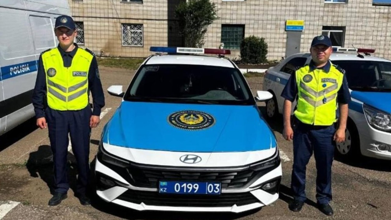 Ақмола облысында полицейлер 6-қабаттан секірмек болған қызды құтқарып қалды