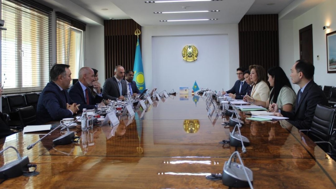 БАӘ-нің ірі банкі Қазақстан нарығына келеді: жаңа қаржы институты қандай мүмкіндік береді