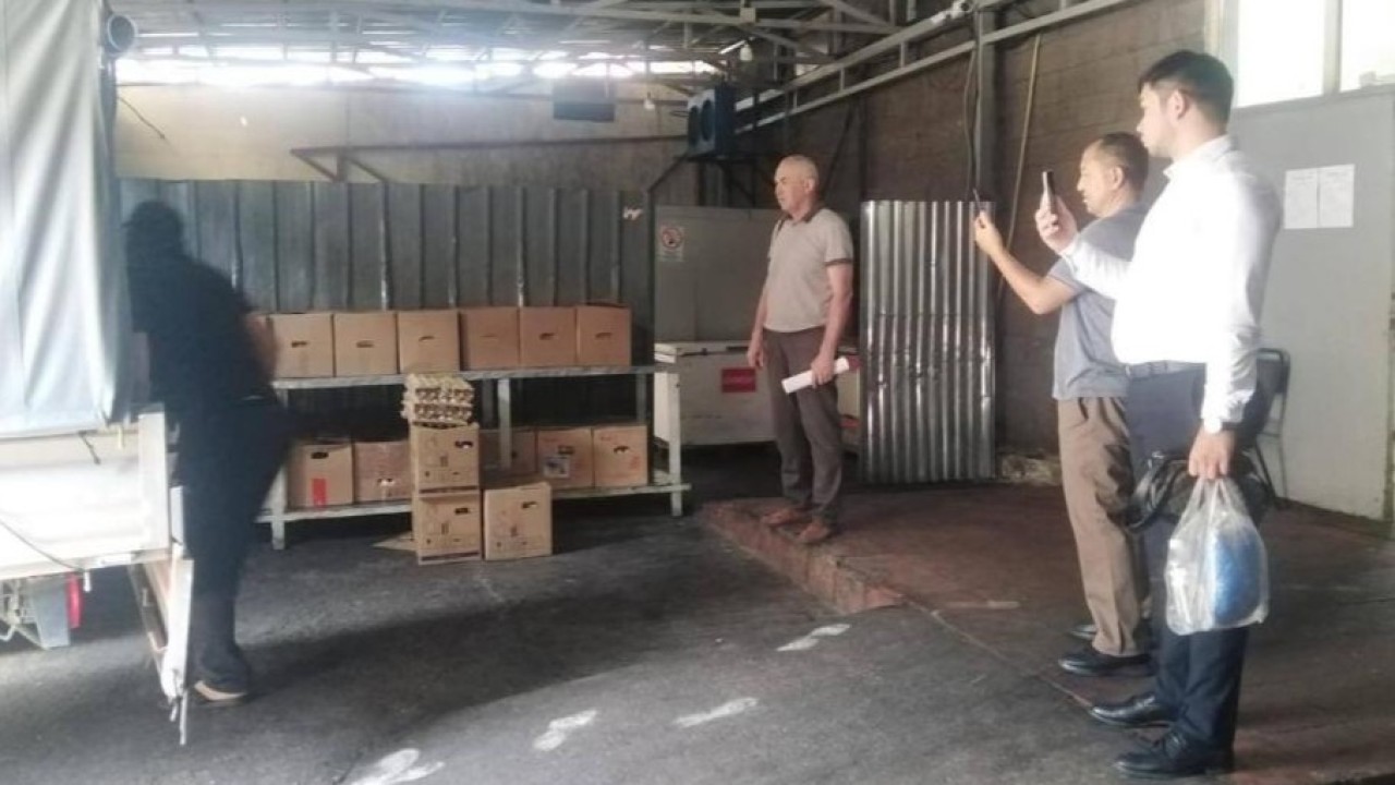 Алматы базарында 13 мыңнан астам заңсыз әкелінген тауық жұмыртқасы сатылымға шығарылған