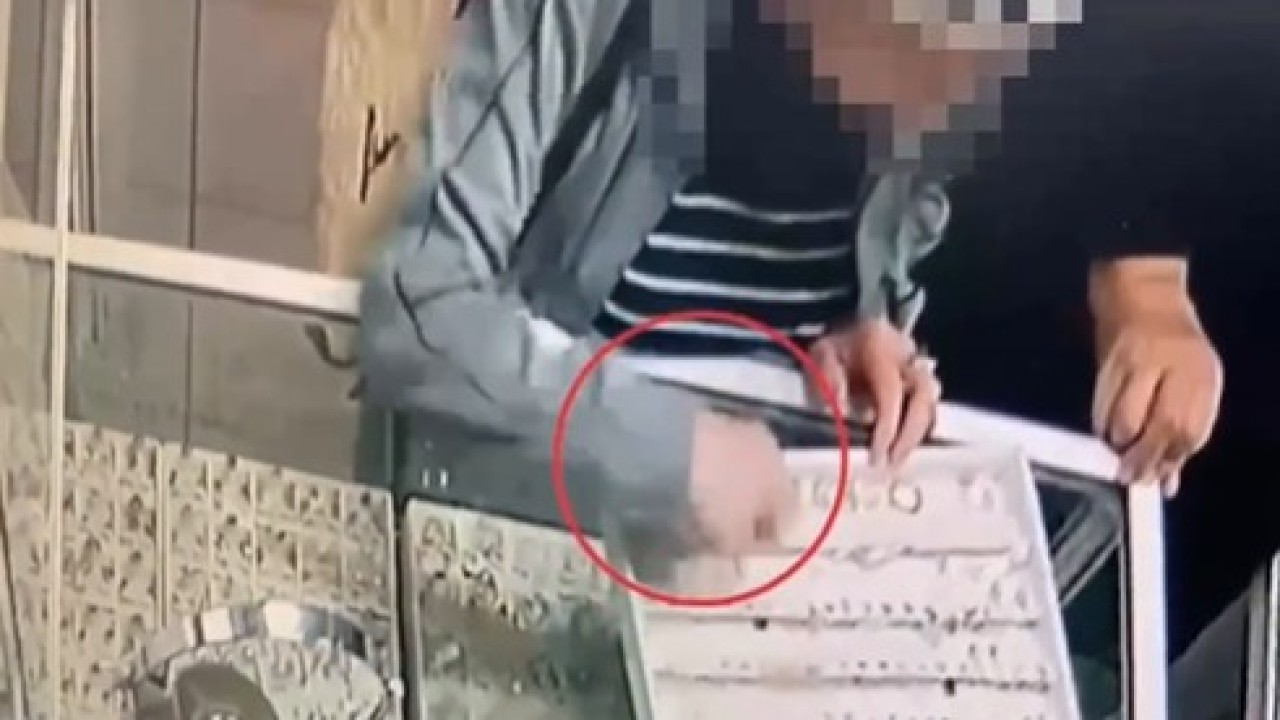 Елордада сауда үйінен алтын әшекей ұрлаған әйел ұсталды