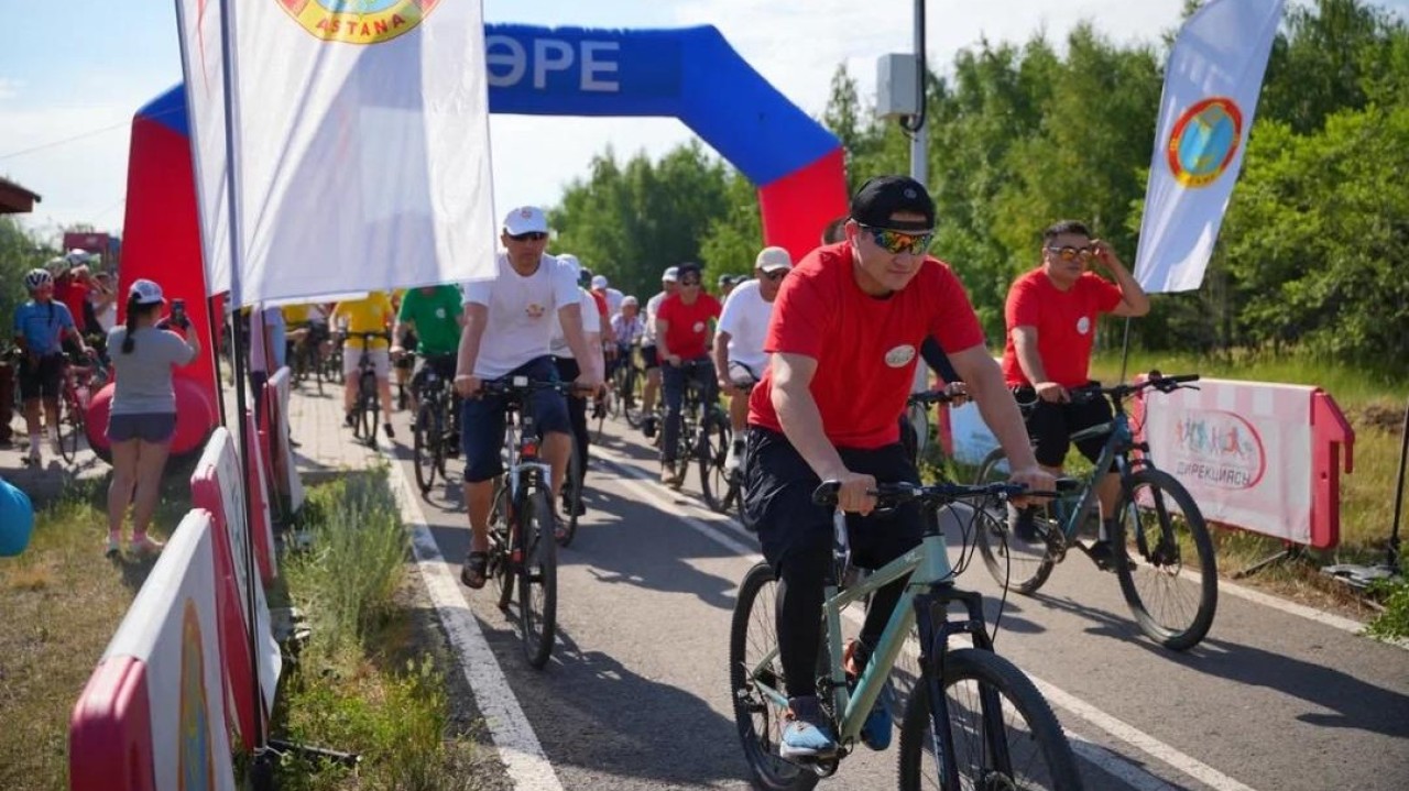 Астанада есірткіге қарсы велошеру өтті