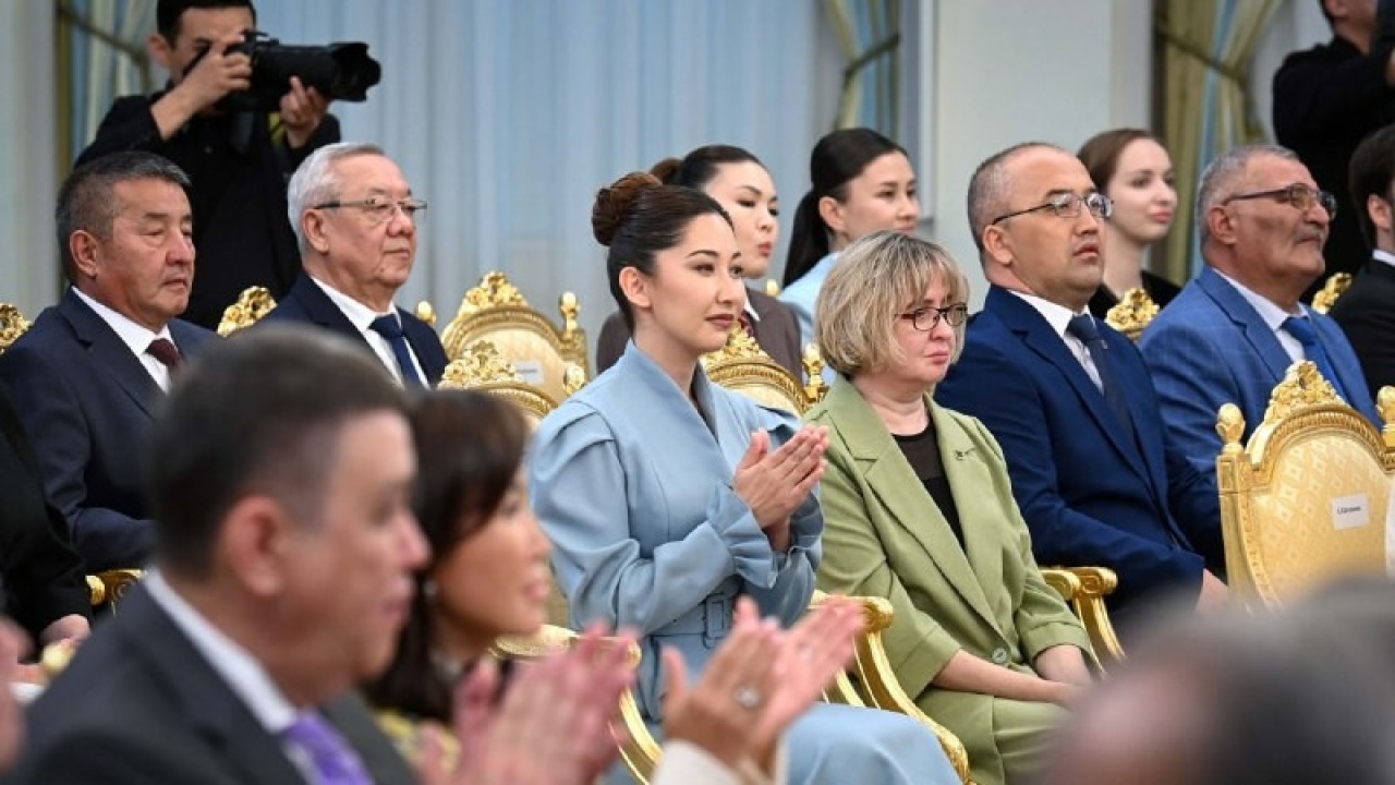 Президент тапсырмасымен алғаш рет облыстарда жұмыс істейтін журналистерге пәтер кілті табысталады