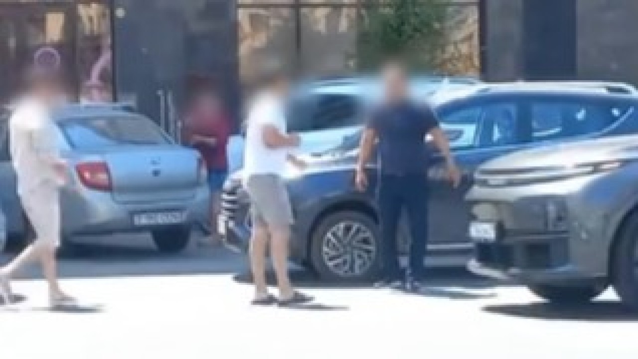 Елордада жолға таласып жұдырықтасқан жүргізушілер жауапқа тартылды