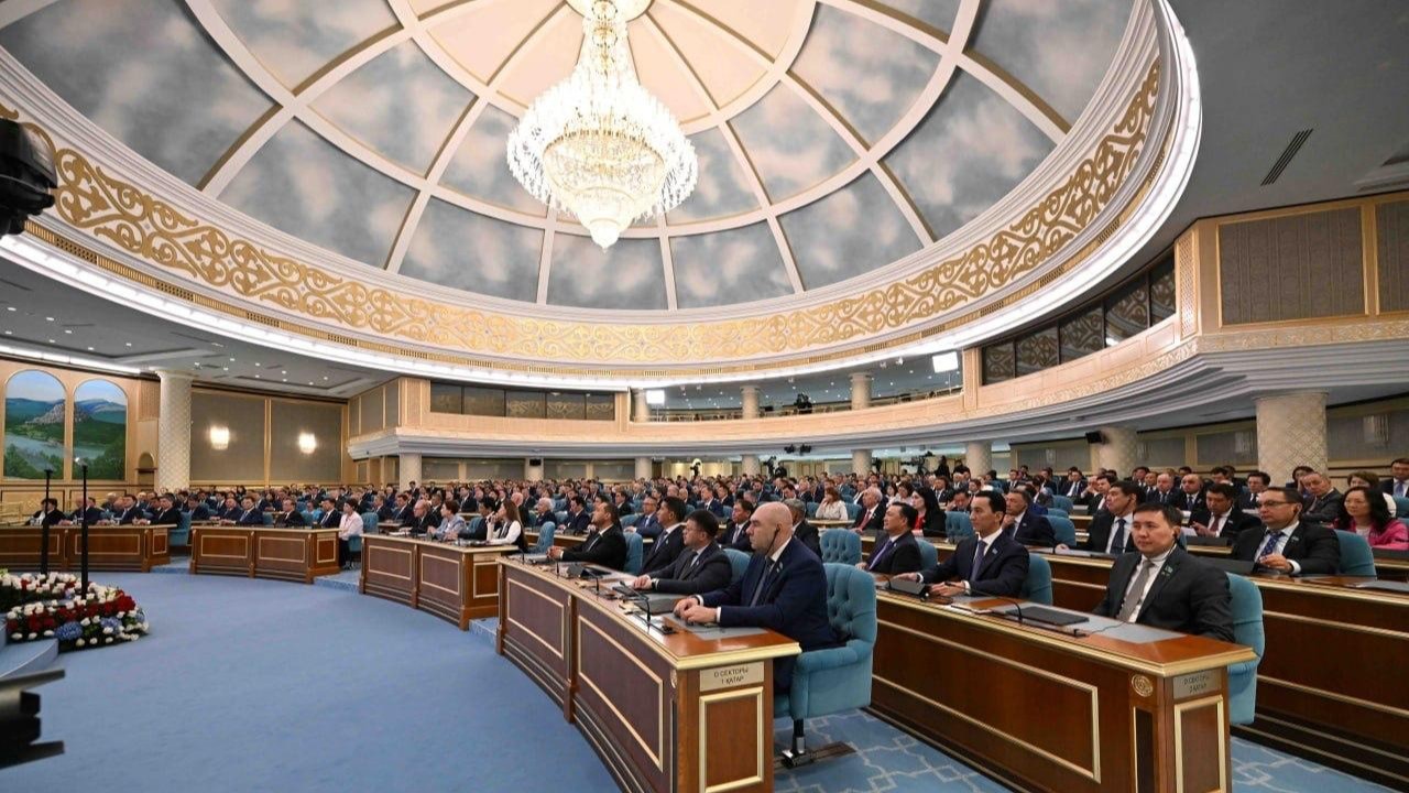 Президент депутаттардың өз қызметінде бұрын-соңды болмаған нәтиже көрсеткенін айтты