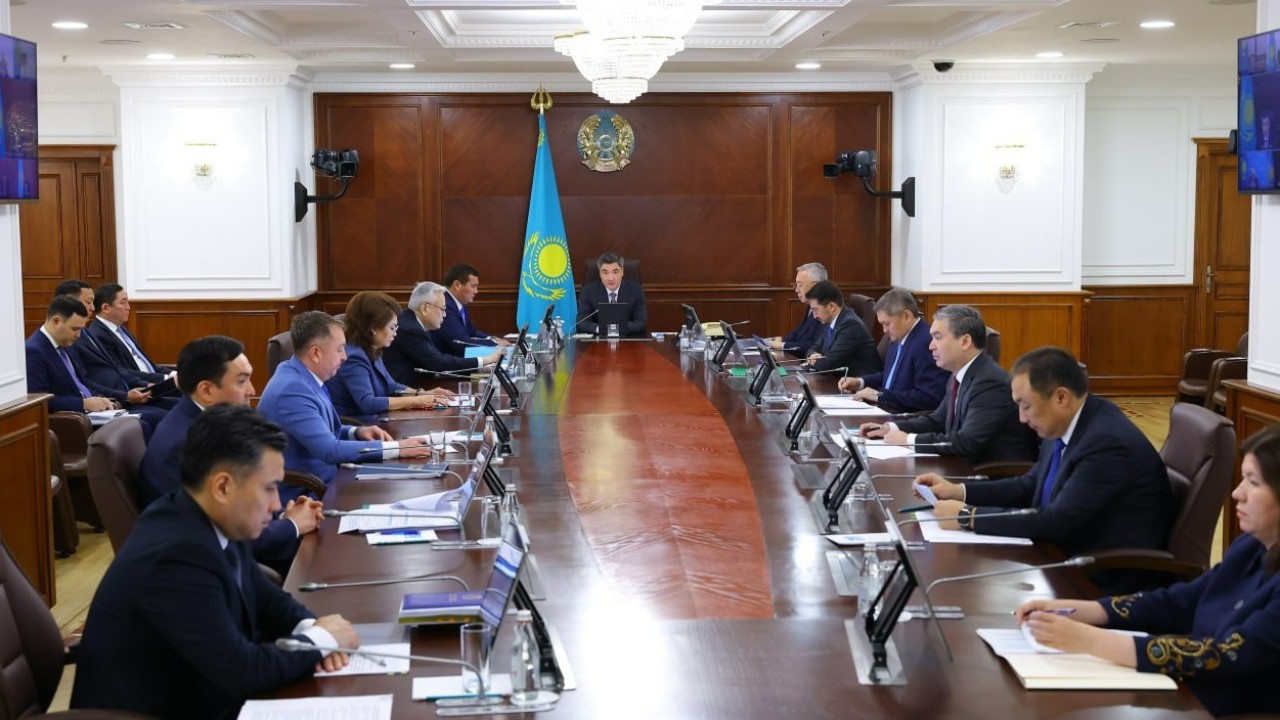 Үкімет отырысында Қазақстан Конституциясын сапалы жүзеге асыру жөніндегі шаралар қаралды