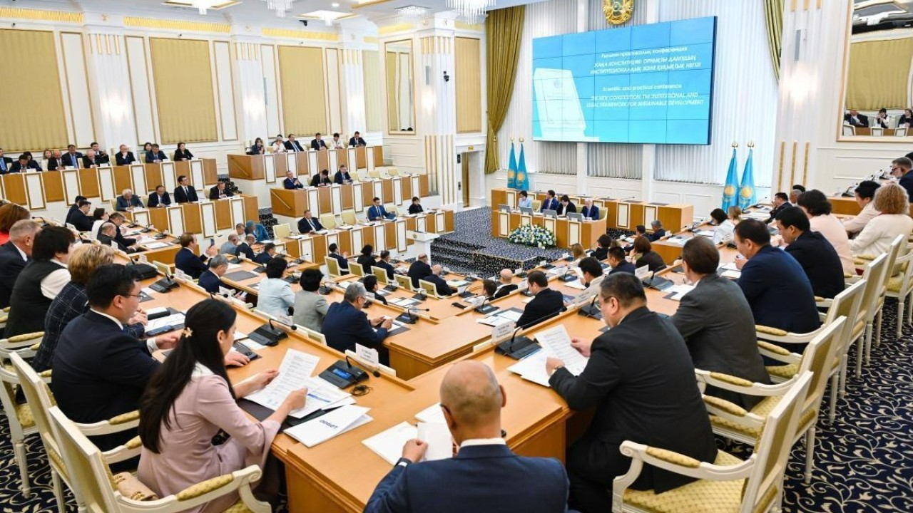 Жаңа Конституцияның қолданысқа енуіне орай Конституциялық сотта ғылыми-тәжірибелік конференция өтті