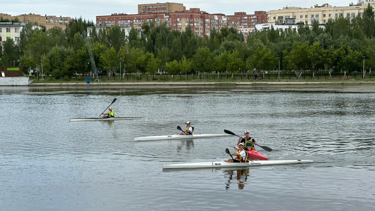 Елорда күніне орай Астанада ескек есуден қала чемпионаты өтті