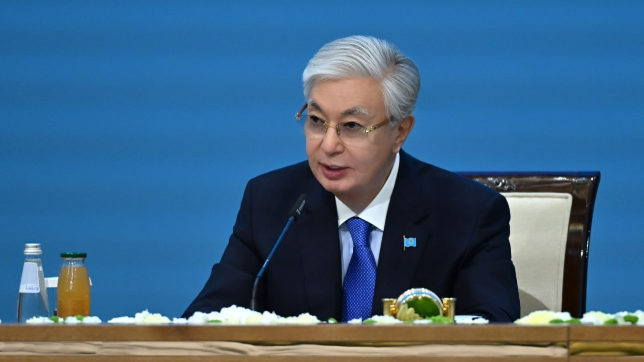 Тоқаев: Қазақстанды Азия мен Еуропаны жалғайтын жетекші логистика торабына айналдыруды көздейміз