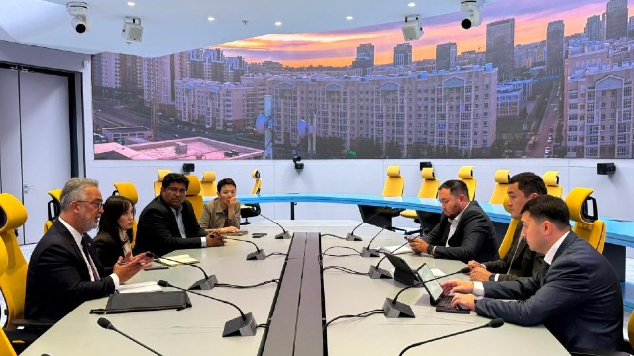 ЖИ және цифрлық даму министрлігінде ұшақтарда интернетті іске қосу мәселесі талқыланды