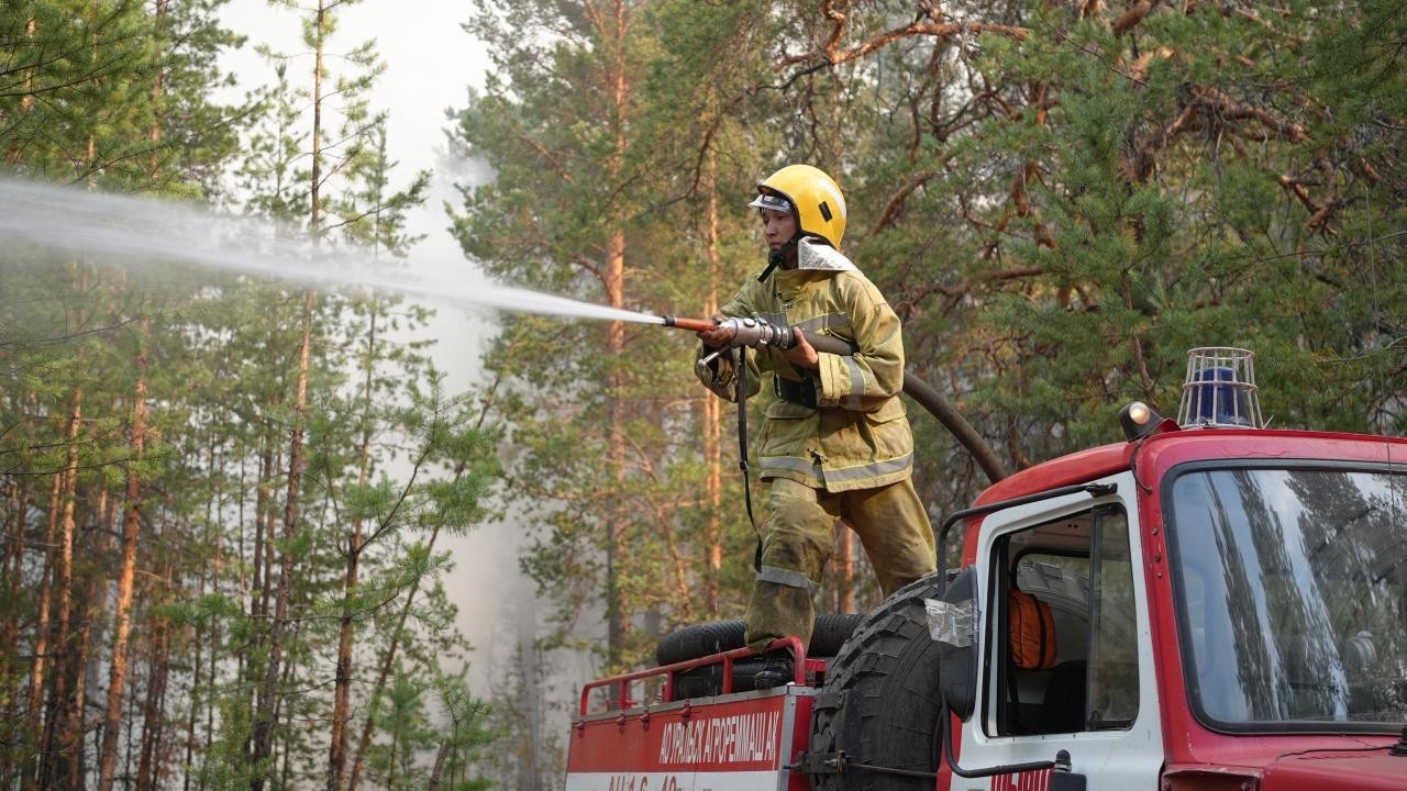 Абай облысындағы ірі орман өрті оқшауланып, толық сөндіру жұмыстары жалғасуда