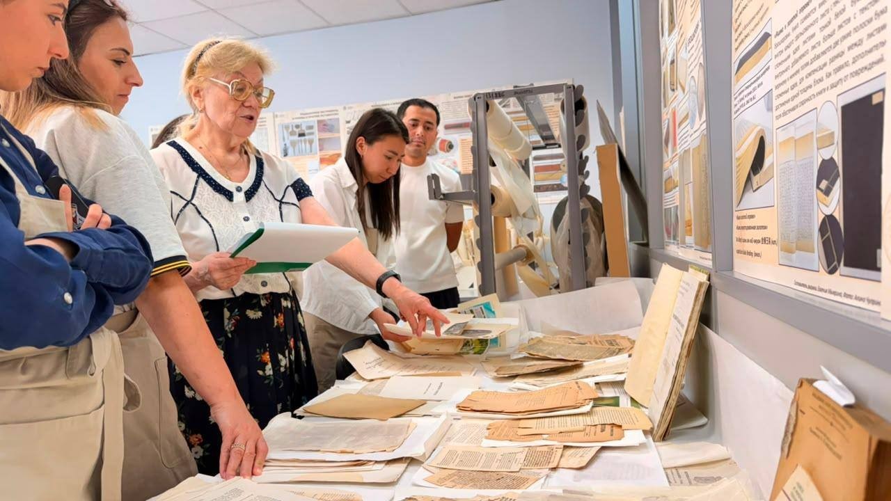 Қазақстандық кітапханашылар сирек құжаттарды қалпына келтірудің жаңа тәсілдерін меңгерді