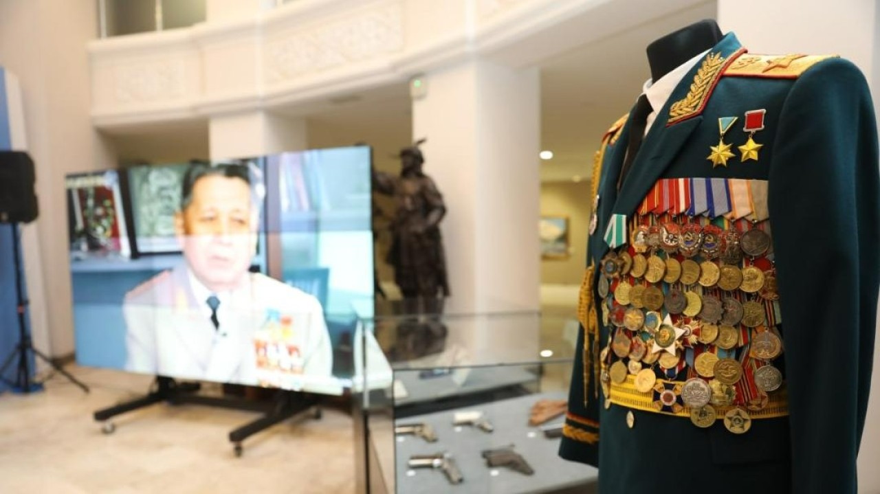 Сағадат Нұрмағамбетовтің 100-ден астам құнды жәдігері Әскери-тарихи музей қорына тапсырылды